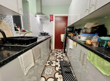 House share to rent - Photo 2