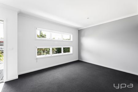 MODERN TOWNHOUSE, CENTRAL WERRIBEE - Photo 3