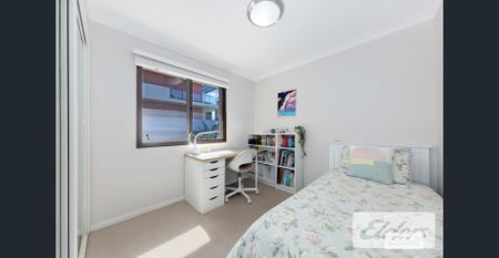 Double Brick Townhouse In Prime Location - Photo 5