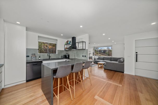 Modern Three Bedroom Home - Photo 1