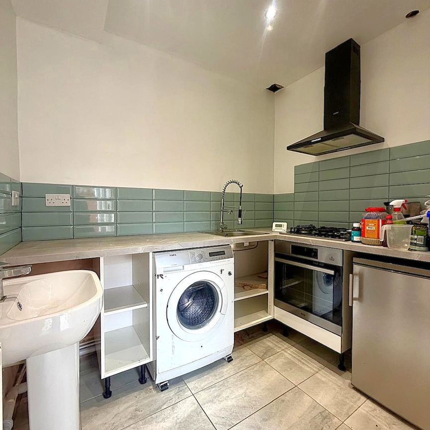 £950 PCM, All Bills Included, Newly Refurbished Ground Floor Studio in Cowbridge Road East, Canton, Cardiff, CF5 1BB - Photo 1