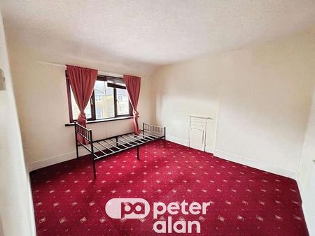 Ty Isaf Park Avenue, Risca, Newport, NP11 - Photo 2