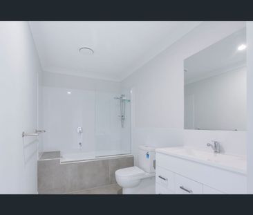 2 BEDROOM DUPLEX! - Photo 6