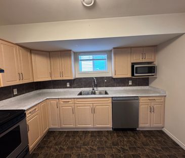 Upper Mission – 2 bedroom, 1 bath walkout suite - Photo 6