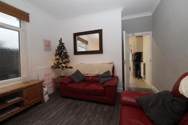 5 bedroom house to rent - Photo 1