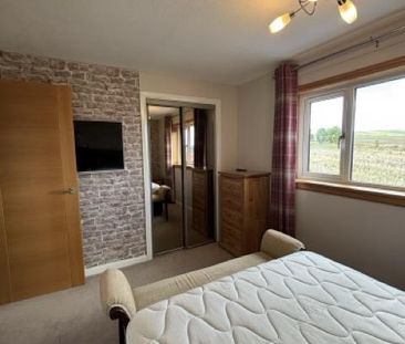 3 bedroom detached house to rent - Photo 2