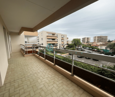 Location Appartement 2 pièces 49m² ANTIBES 06600 - Photo 4