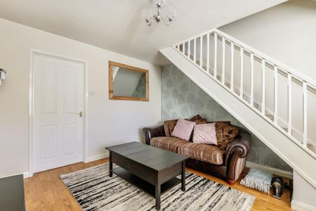 2 bedroom end of terrace house to rent - Photo 2