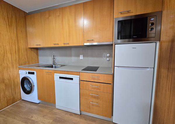 Furnished and equipped T0 flat next to Wisteria!