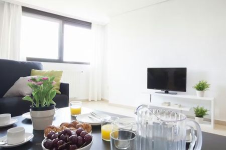 Carrer Sants Just i Pastor, Valencia, Valencian Community 46022 - Photo 2