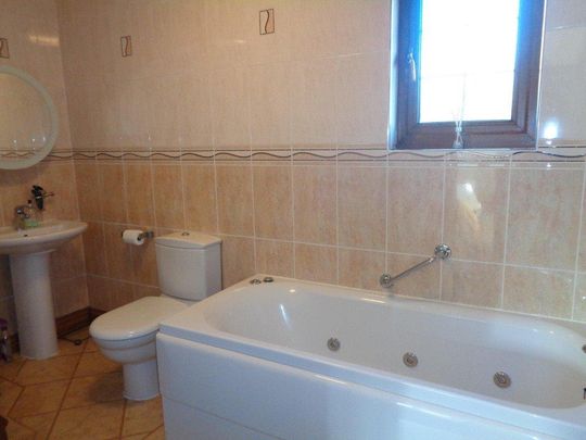 3 bedroom bungalow to rent - Photo 1