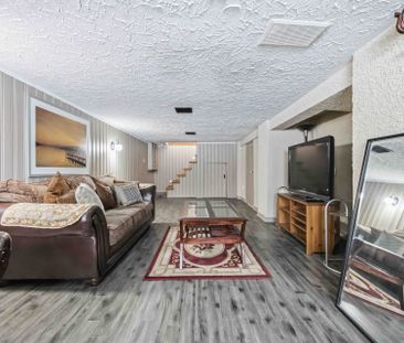 For Lease - 8 View Street, Ajax, Ontario - Photo 2