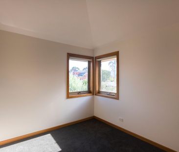 Unsurpassed Convenience in the heart of Leafy Coburg Awaits - Photo 5