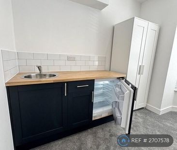 1 bedroom in a house share to rent - Photo 6