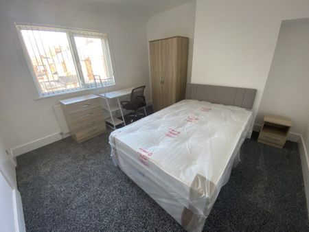 To Let: Meath Street, Middlesbrough, TS1 4RY. - Photo 3