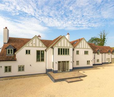 Edwardian Home with Stylish interiors in the village of Kineton. - Photo 1