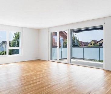 Moderne 3.5-Zimmer-Wohnung mit Balkon und Waschturm - Foto 3