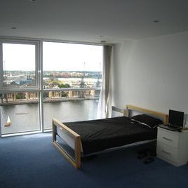 3 Bed Flat | £660 pw - Photo 2