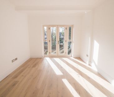 2 Bed Flat, London, N12 - Photo 3