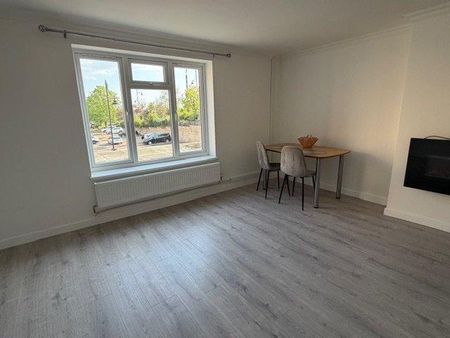 2 bedroom maisonette to rent - Photo 2