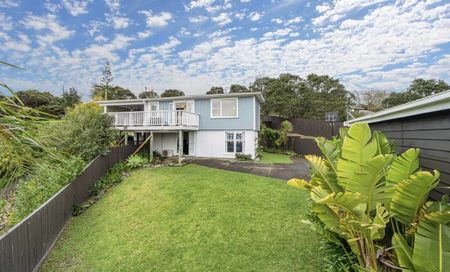 Great Family Living in Browns Bay - Photo 3