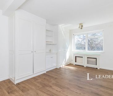 3 bedroom apartment to rent Camberley Court , Sutton - Photo 3