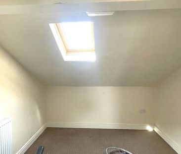 3 bedroom flat to rent - Photo 6