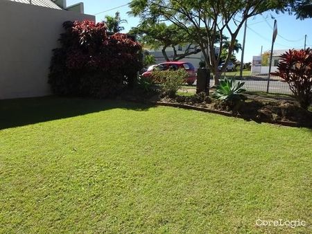 22 Main Rd, Wellington Point QLD 4160 - House For Rent | Domain - Photo 4