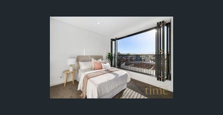 Contemporary Near New 3 Bed Apartment - Photo 3