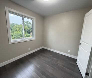 For Lease - 18 Huff Avenue, Brantford, Ontario - Photo 2