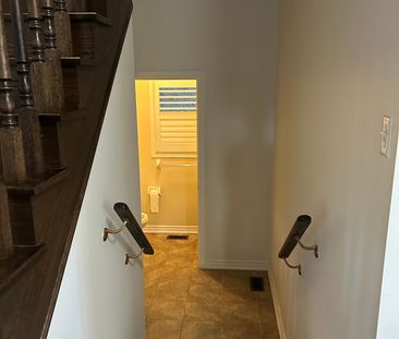 For Lease - 132 Mcknight Avenue, Hamilton, Ontario - Photo 6