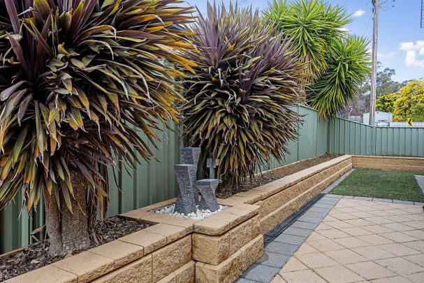 Low Maintenance 3 Bedroom Home in Prime Flora Hill - Photo 1