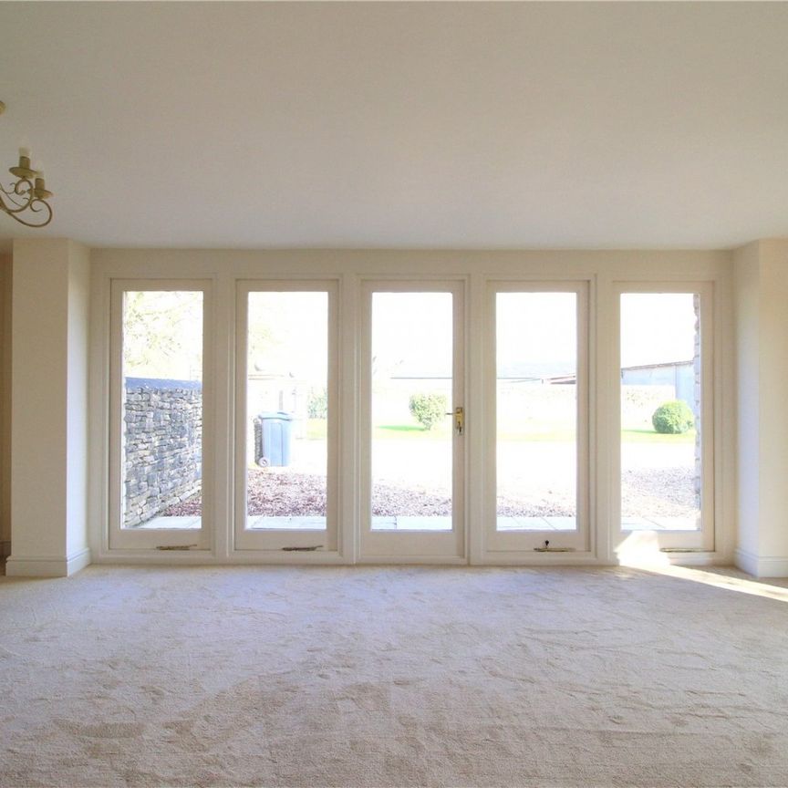 Park Farm, - Photo 1