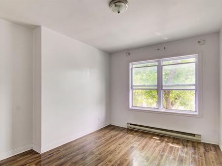 3227 Av. Hector - Photo 4