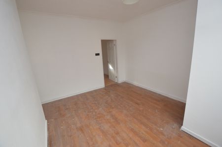 2 Bedroom Terraced House - Photo 4