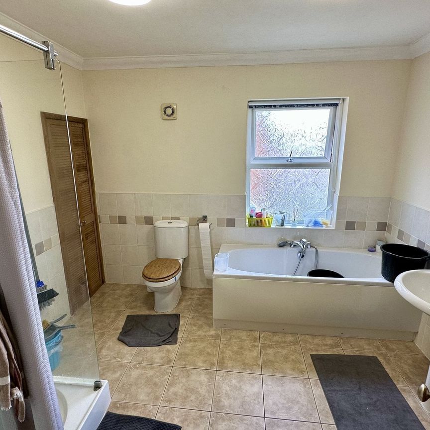 Easter Road, Bournemouth, Dorset - Photo 1