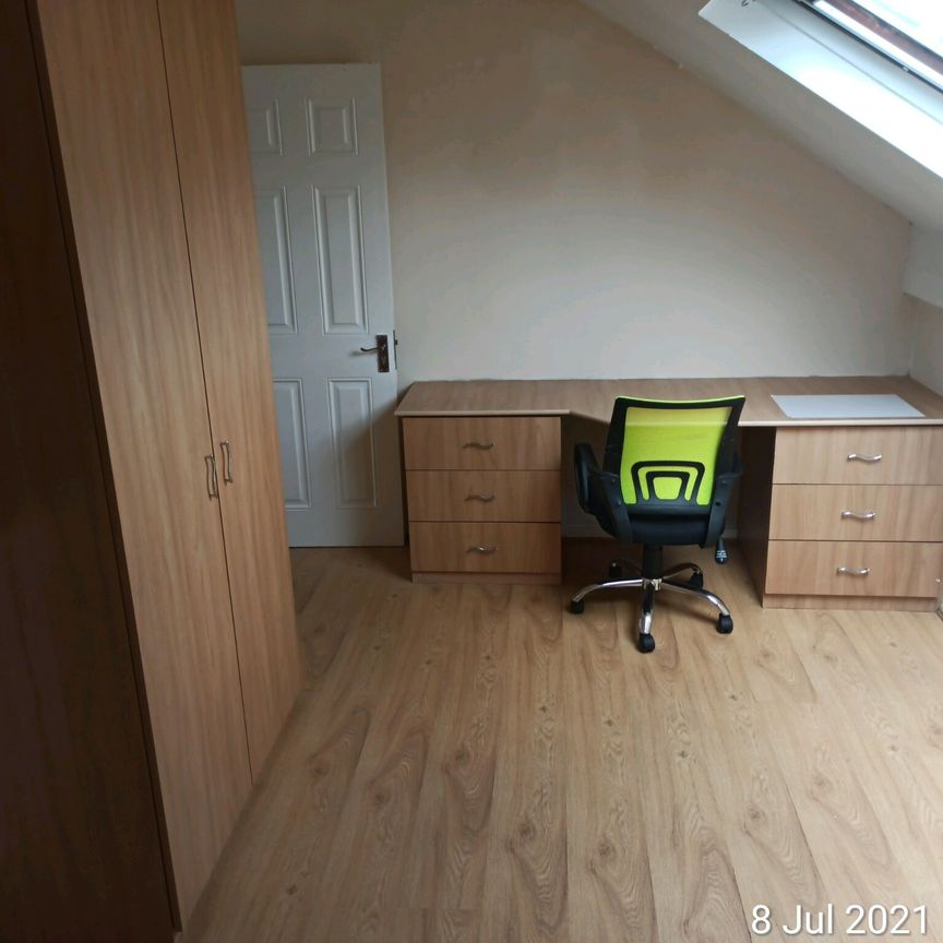 Hyde Park Road, Hyde Park, Leeds, LS6 - Photo 1