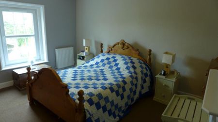 3 bedroom semi-detached house to rent - Photo 3