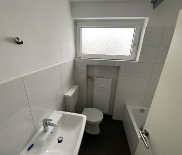 Einzugsbereite 3-Zimmer-Wohnung mit Balkon und neuem Badezimmer in ... - Photo 4