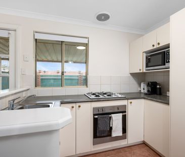 FULLY FURNISHED UNIT IN SECURE COMPLEX - Photo 1