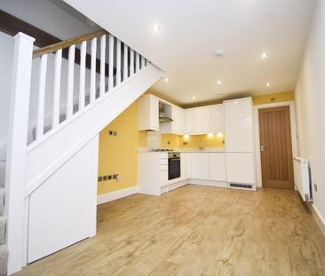 2 bedroom terraced house to rent - Photo 2