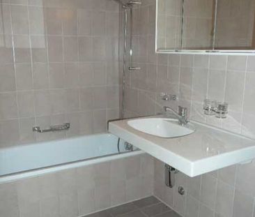 Helle und grosszügige Wohnung an freundlicher Lage - Photo 1