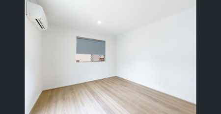 Refurbished Over 55's Unit with Courtyard - Photo 3