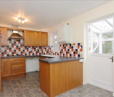 3 bedroom semi-detached house to rent - Photo 4