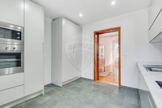 Apartment Renovated 3 bedrooms for rent Mercês Lisboa - balcony, central heating, garden - Photo 4