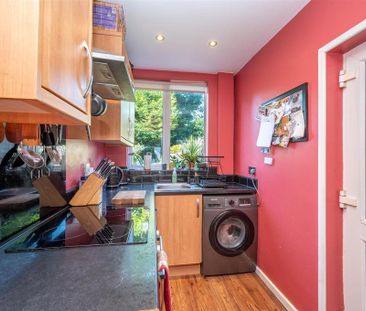 3 bedroom semi-detached house to rent - Photo 5