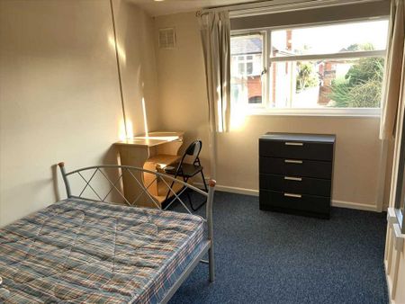 5 bedroom detached house to rent - Photo 4