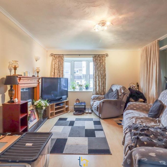 3 bedroom semi-detached house to rent - Photo 1