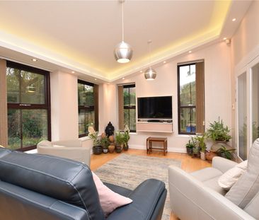 22, Wigton Chase, Leeds, LS17 8SG - Photo 1