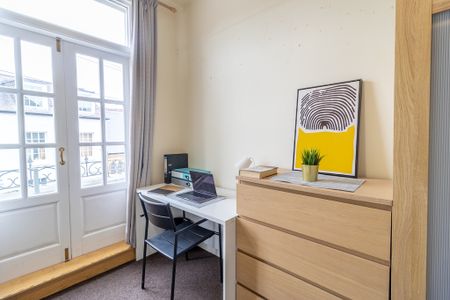 5 Bed Student Accommodation - Photo 5